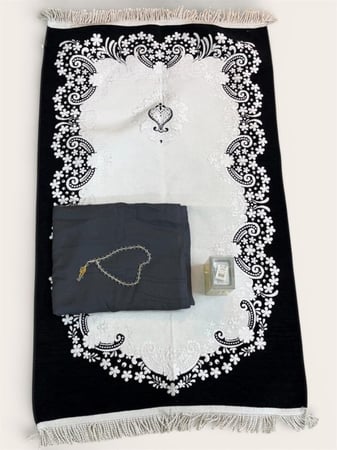 اطقم سجادات لون اسود