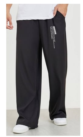 بنطال اسود واسع