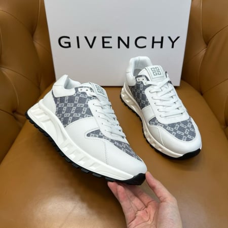 GIVENCHY