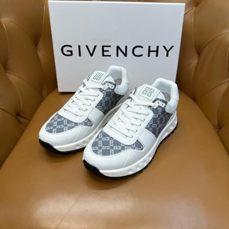 GIVENCHY