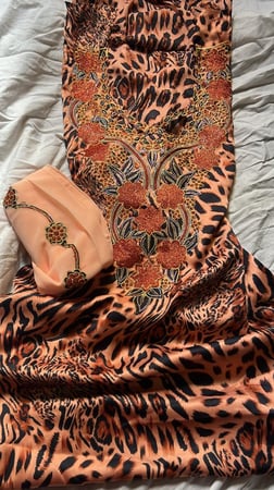 مخور مع طرحة