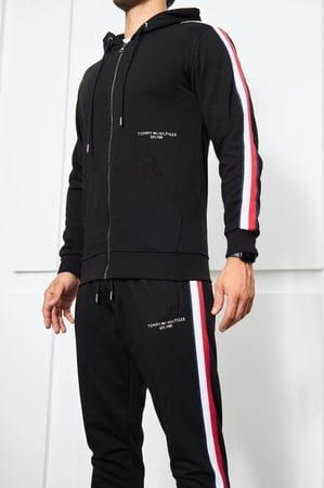 طقم تومي رجالي