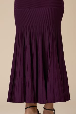 فستان موف طويل بأكمام قصيرة