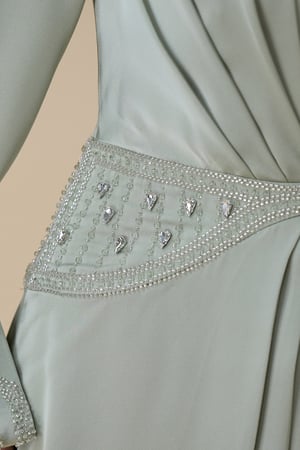 فستان طويل اخضر فاتح درابيه ناعم