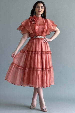 فستان بطيقات كشكش بخصر مطرز بكريستال لون طوبي