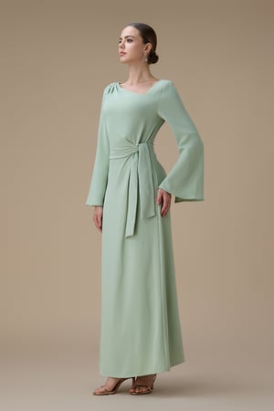 فستان طويل اخضر فاتح برباط جانبي