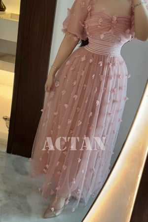 فستان ميدي تول بأكمام بف لون وردي