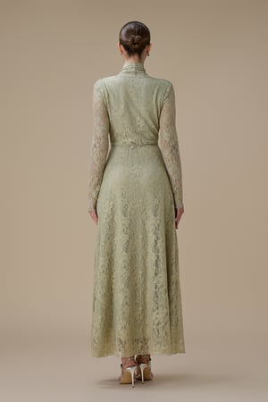 فستان اخضر فاتح طويل دانتيل