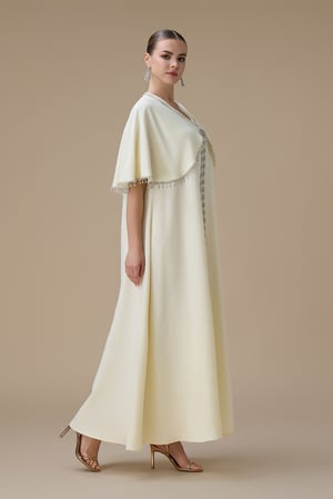 جلابية أنيقة أصفر فاتح بتطريز فضي