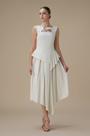 فستان ميدي سكري بقصة غير متماثلة