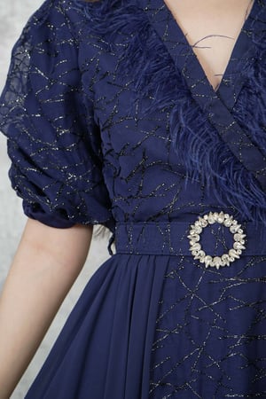 فستان طويل بأكمام بف لون كحلي