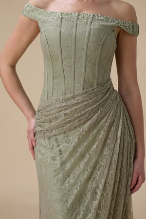 فستان دانتيل أخضر طويل أوف شولدر