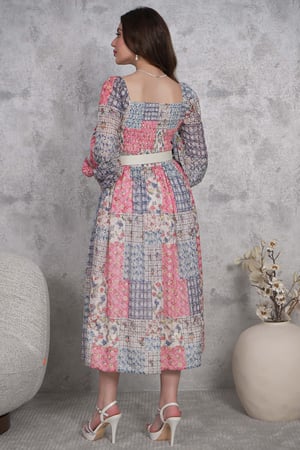 فستان ميدي بنمط أزهار