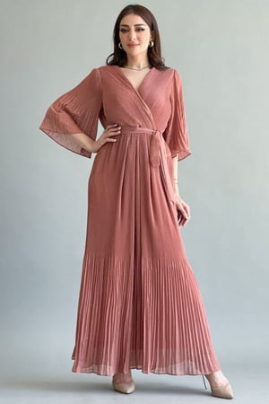 فستان ماكسي نمط منقط بلاسيه لون طوبي