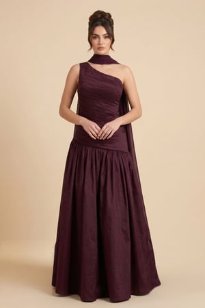 فستان تفتة عنابي طويل بكتف واحد