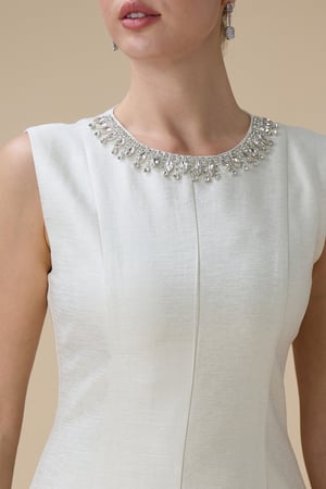 فستان ميدي سكري مرصعة بالكريستال