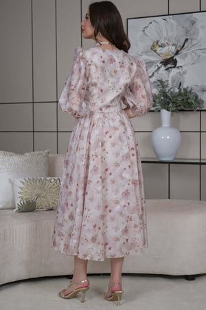 فستان ميدي مشجر بأكمام بف