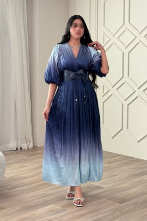 فستان ميدي امبريه بحزام عالخصر لون كحلي