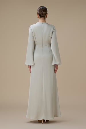 فستان بيج طويل بتصميم انيق