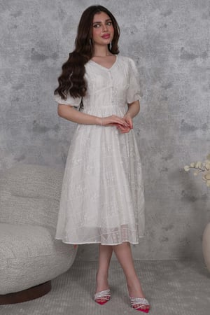 فستان ميدي بياقة مزينة بخرز