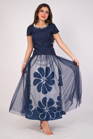 فستان ماكسي بياقة مزينة بلؤلؤ لون كحلي