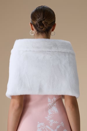 شال فرو لون ابيض