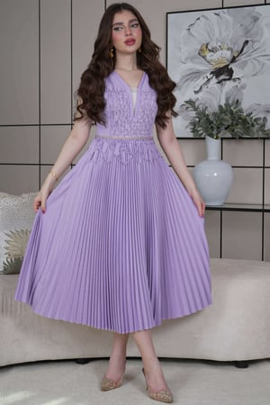 فستان ميدي كت بليسيه لون موف فاتح