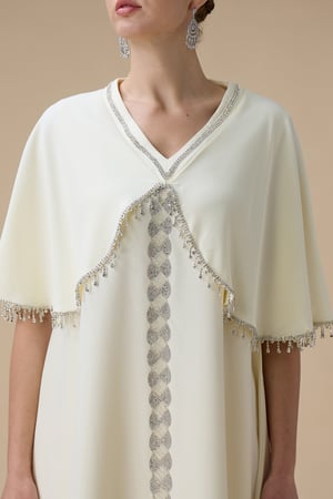 جلابية أنيقة أصفر فاتح بتطريز فضي