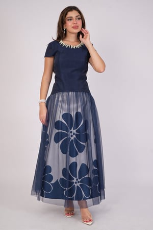 فستان ماكسي بياقة مزينة بلؤلؤ لون كحلي