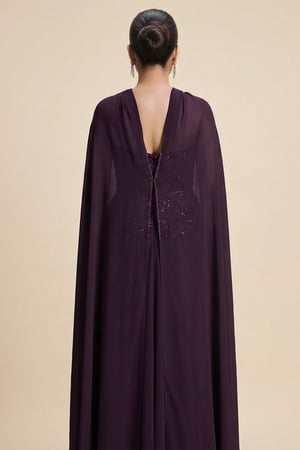 فستان طويل بنفسجي مع كيب شيفون