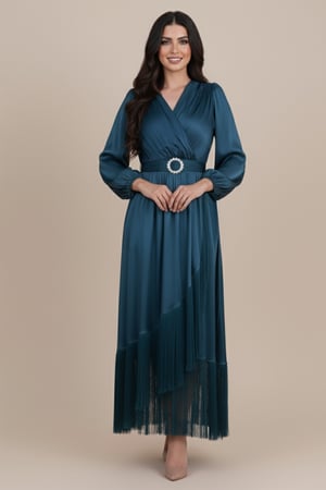 فستان ساتان لامع باطراف هدب لون تركواز