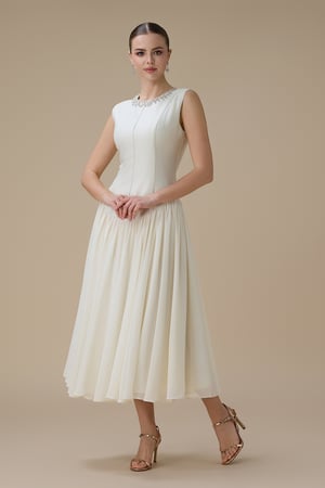 فستان ميدي سكري مرصعة بالكريستال