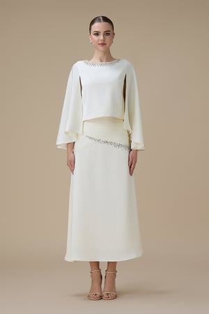 طقم سكري بتوب واسع الأكمام وتنورة ميدي بتفاصيل كريستالية