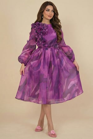 فستان اورجنزا مزين بأبلكية ورد لون بنفسجي