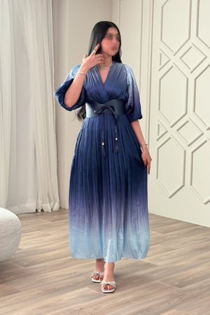 فستان ميدي امبريه بحزام عالخصر لون كحلي