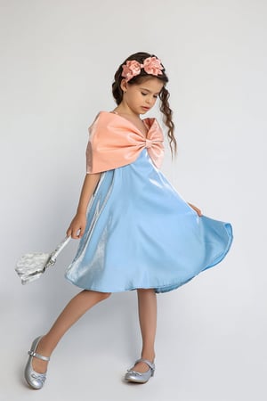 فستان الفيونكة السماوي