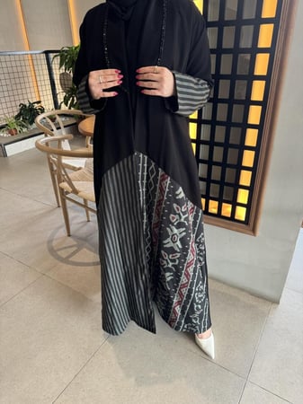 عباية كريب اسود