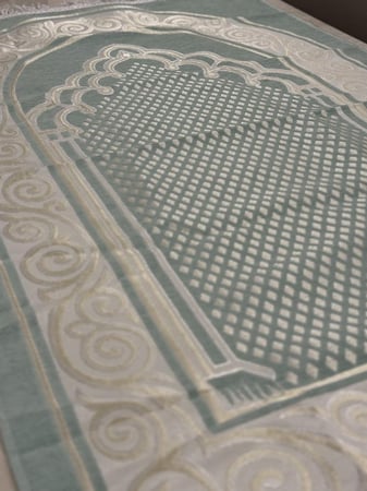 طقم سجادة وشرشف