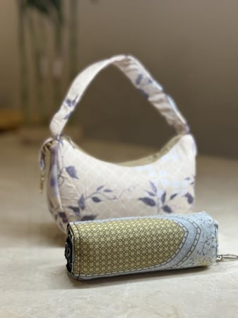 سجادة وشرشف صلاة