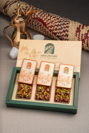 بوكس محشي لوز  علب.معدنيه