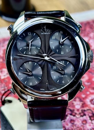 جيكوب أند كو ساعة القصور