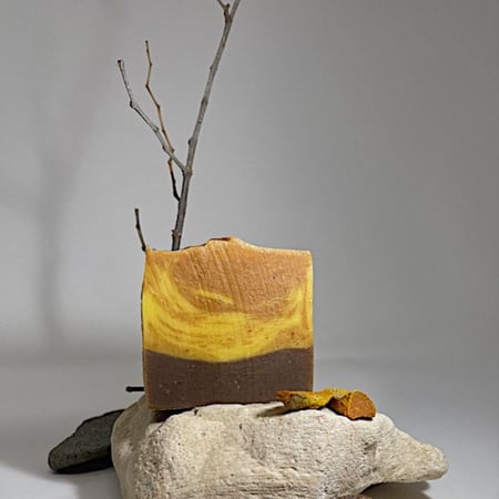 صابونة الكركم والمر