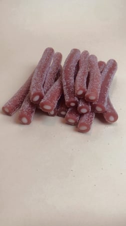 عيدان الفراولة المحشية 1 كيلو