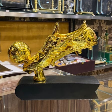 حذاء ذهبي بقاعدة طباعة حسب الطلب