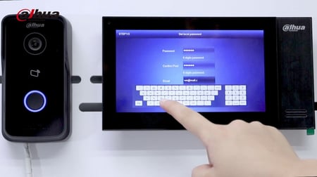 انتركوم فلل و الشقق - مكون من (شاشة داخلية - وحدة خارجية – سويتش)