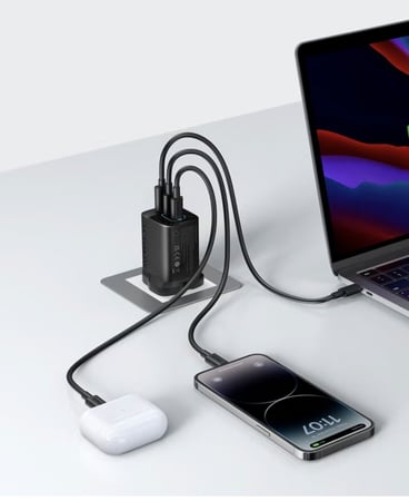 شاحن انكر 67 واط