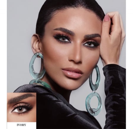 العدسات الطبية الشفافة