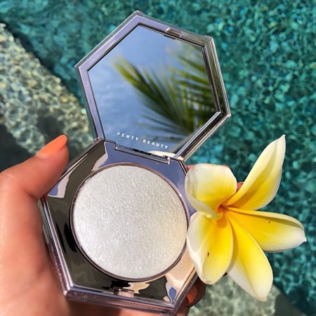 fenty beauty   Diamond bomb all over diamond veil voile effet diamant