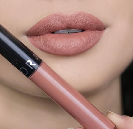 02 Classic Beige - matte classic beige Sephora cream lip stain روج سيفورا رقم 2