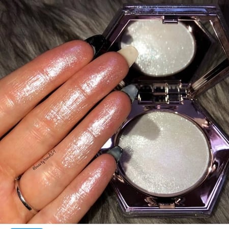 fenty beauty   Diamond bomb all over diamond veil voile effet diamant